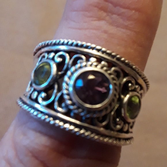 Sterling Silver 8 /8.5 Ring - Picture 1 of 3